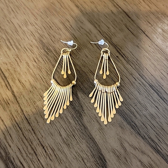 NWOT Plunder Earrings - Picture 1 of 3
